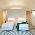 Otium Luxury モンテ・ディ・プローチダ
